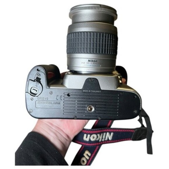 Nikon F75 35mm Film SLR Camera & AF Nikkor 28-80mm 1:3.3-5.6G Lens - Picture 12 of 16